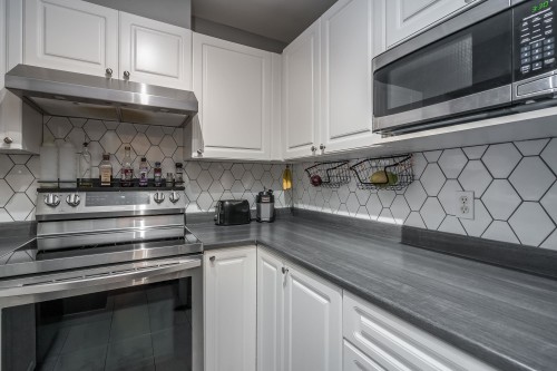 120-9979 140 Street, Surrey, BC 