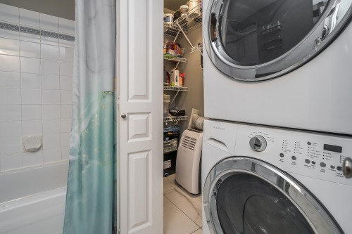 120-9979 140 Street, Surrey, BC 