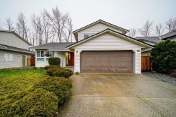 32275 Clinton Avenue  Abbotsford, BC V2T 5B3