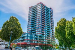 1011-10626 City Parkway  Surrey, BC V3T 0S3