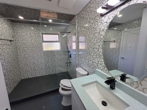 10381 Main Street, Delta, BC 