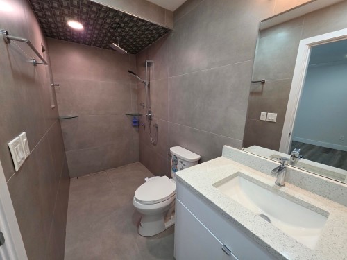 10381 Main Street, Delta, BC 