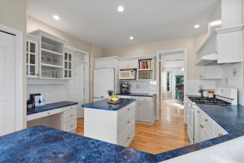 15355 Sequoia Drive, Surrey, BC 