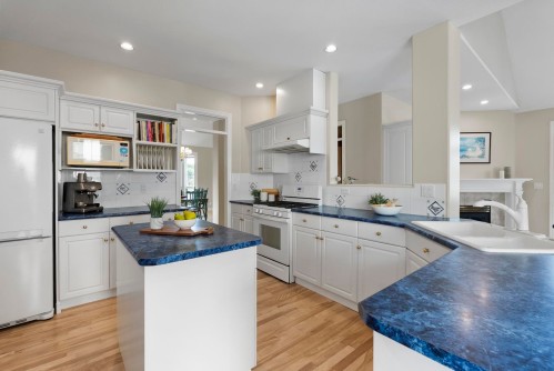 15355 Sequoia Drive, Surrey, BC 