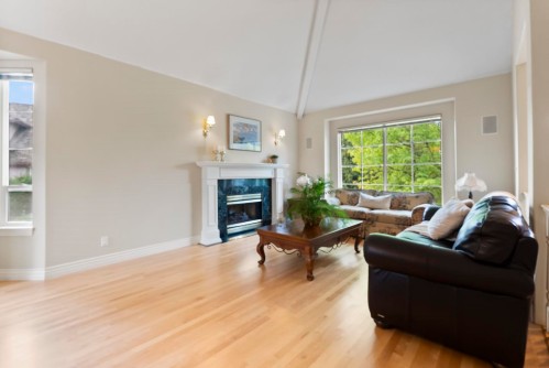 15355 Sequoia Drive, Surrey, BC 