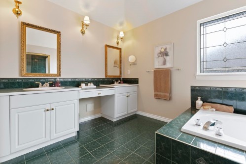 15355 Sequoia Drive, Surrey, BC 