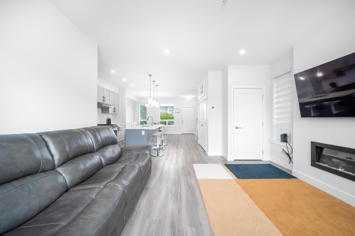 7781 206 Street, Langley, BC 