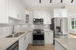 209-20926 83 Avenue  Langley, BC V2Y 3Y9