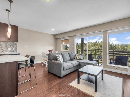 414-15735 Croydon Drive  Surrey, BC V3Z 2L5