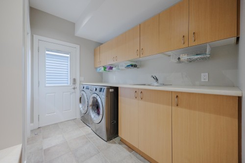 6648 181 Street, Surrey, BC 