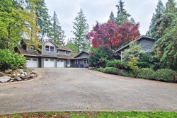 13812 32 Avenue  Surrey, BC V4P 2B8