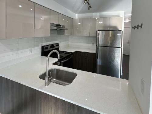 103-10688 140 Street  Surrey, BC V3T 0M6