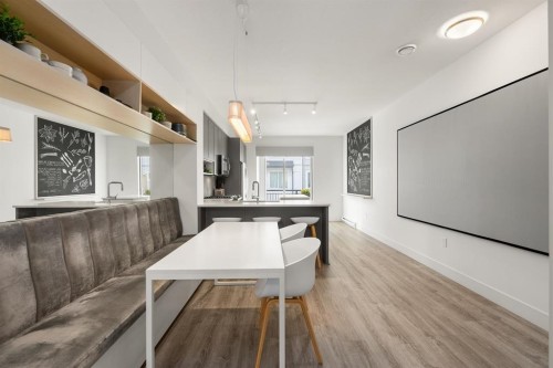 63-9718 161A Street, Surrey, BC 