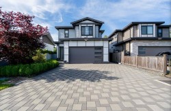 11833 86a Avenue  Delta, BC V4C 2Z2