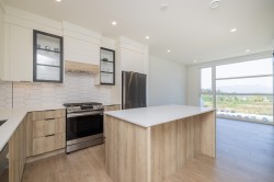 407-20614 80 Avenue  Langley, BC V2Y 3W7