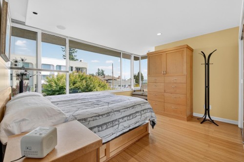 402-15050 Prospect Avenue, White Rock, BC 