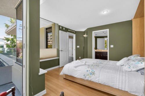 402-15050 Prospect Avenue, White Rock, BC 