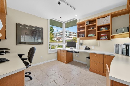 402-15050 Prospect Avenue, White Rock, BC 