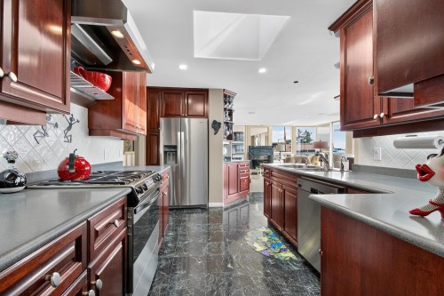 402-15050 Prospect Avenue, White Rock, BC 