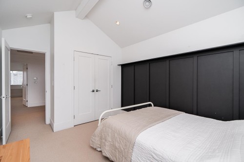 7289 194A Street, Surrey, BC 