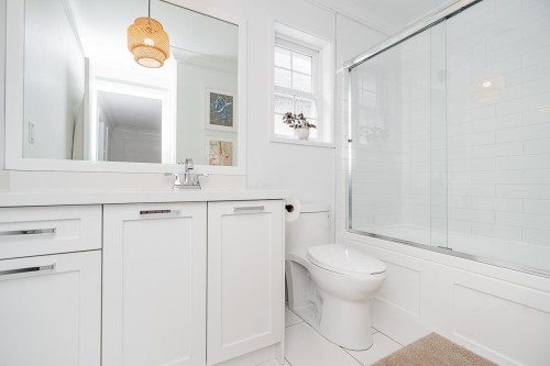 7289 194A Street, Surrey, BC 