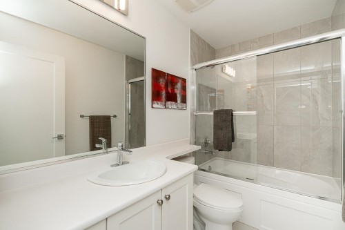 7289 194A Street, Surrey, BC 