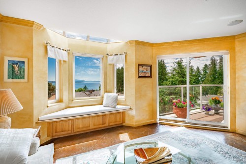 104-14934 Thrift Avenue, White Rock, BC 