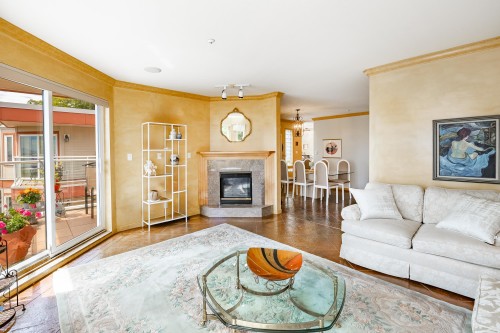 104-14934 Thrift Avenue, White Rock, BC 