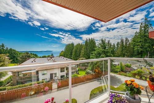 104-14934 Thrift Avenue, White Rock, BC 