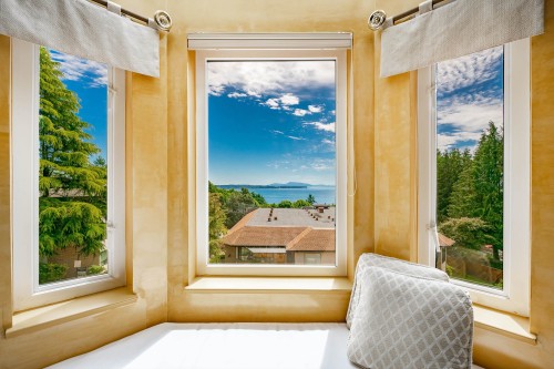 104-14934 Thrift Avenue, White Rock, BC 