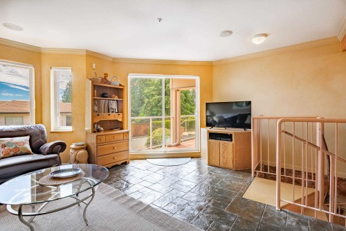 104-14934 Thrift Avenue, White Rock, BC 