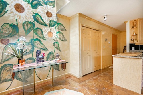 104-14934 Thrift Avenue, White Rock, BC 