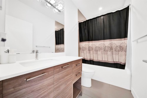 11-7177 194A Street, Surrey, BC 