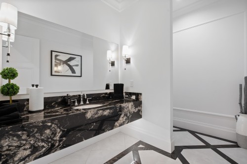 9075 164 Street, Surrey, BC 