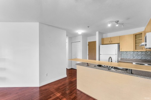 209-6359 198 Street, Langley, BC 