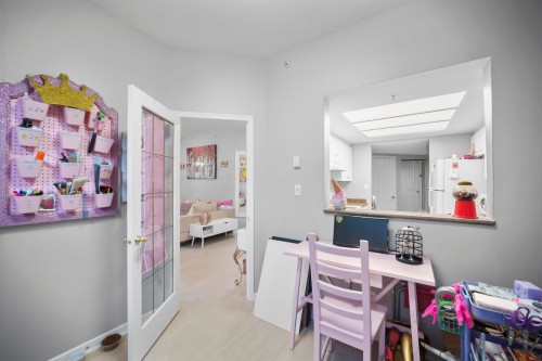 101-10899 University Drive, Surrey, BC 