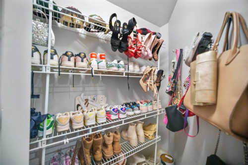 101-10899 University Drive, Surrey, BC 