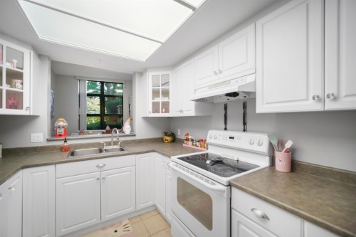 101-10899 University Drive, Surrey, BC 