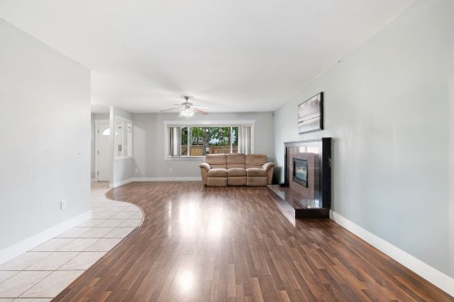 13090 72 Avenue, Surrey, BC 