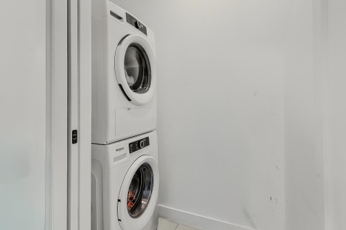 308-32838 Landeau Place, Abbotsford, BC 