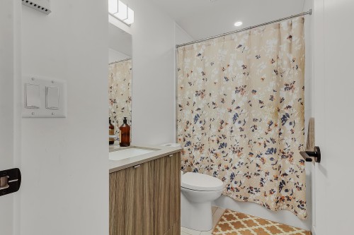 308-32838 Landeau Place, Abbotsford, BC 