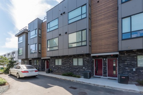 2-19631 55a Avenue  Langley, BC V3A 3X1