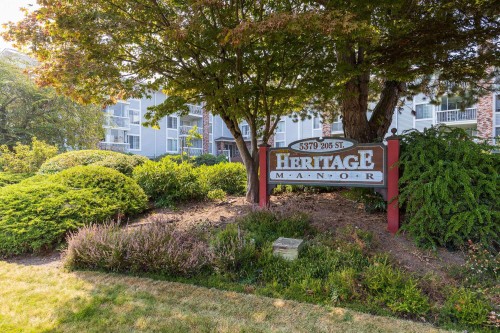 221-5379 205 Street, Langley, BC 