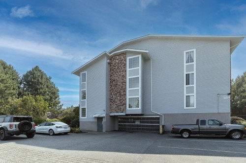 221-5379 205 Street, Langley, BC 