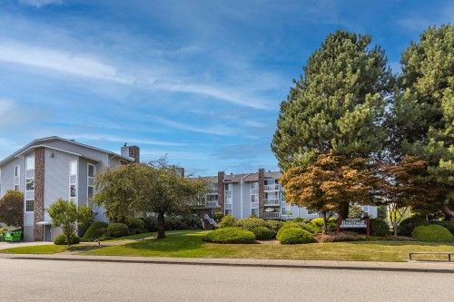 221-5379 205 Street, Langley, BC 