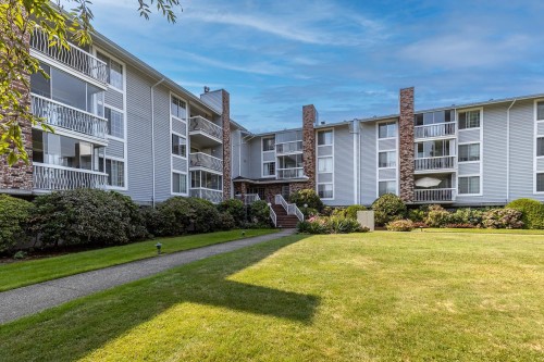 221-5379 205 Street, Langley, BC 