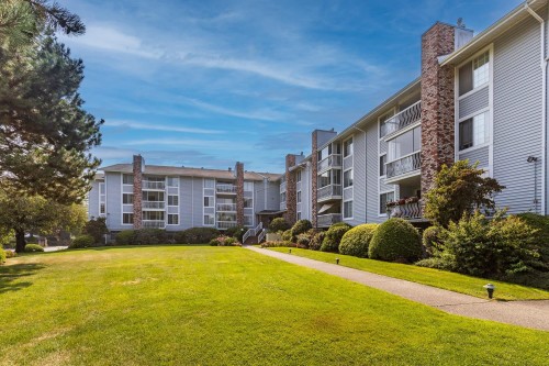 221-5379 205 Street, Langley, BC 