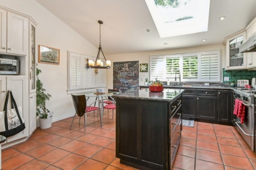 5467 125A Street, Surrey, BC 