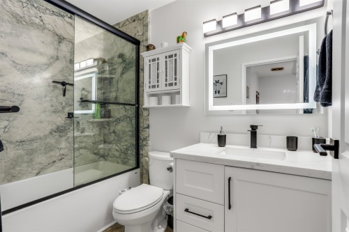 160-13750 67 Avenue, Surrey, BC 