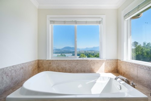 11397 154A Street, Surrey, BC 